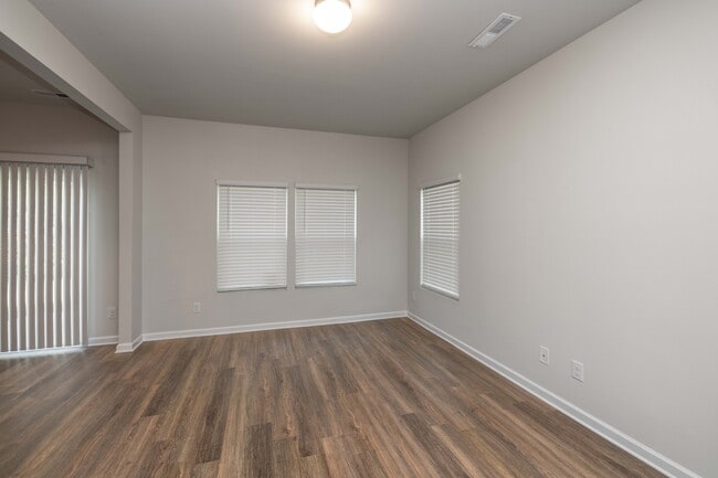 Building Photo - 216 S Bell Ave