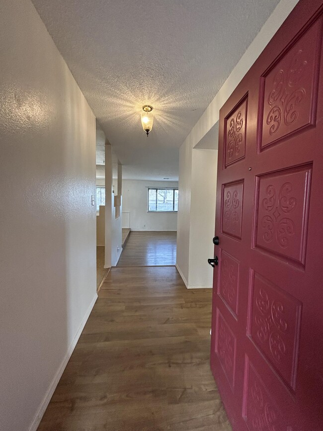Building Photo - 12204 Baja Dr NE