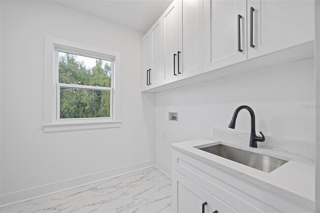 Building Photo - 3317 W Napoleon Ave