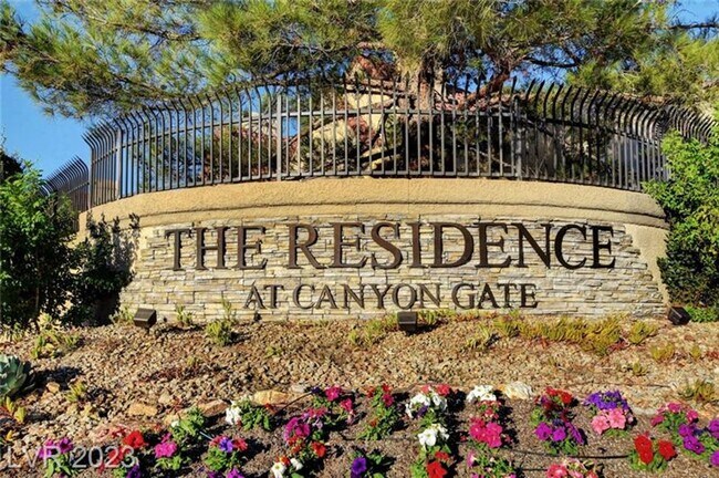Building Photo - GUARD GATED 2 BEDROOM CONDO!