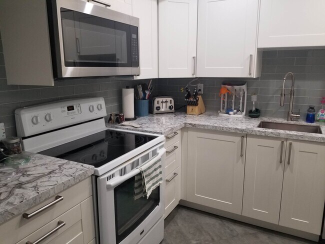 Building Photo - 3412 Franklin Ave