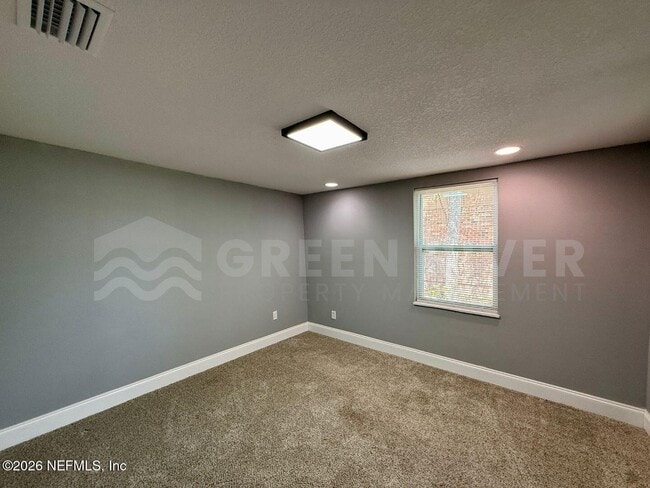 Building Photo - 403 Highland Ave S