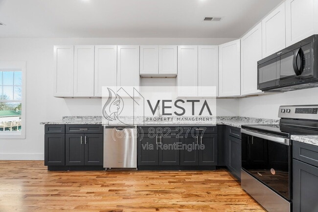 Building Photo - 510 Deaverview Rd