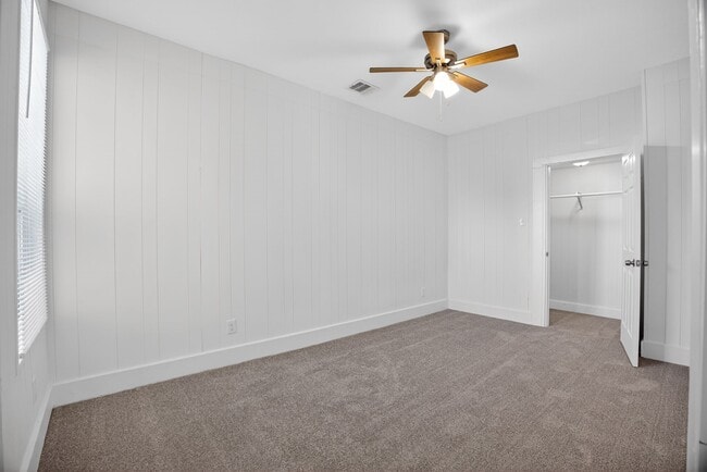 Building Photo - 304 W Vulcan St