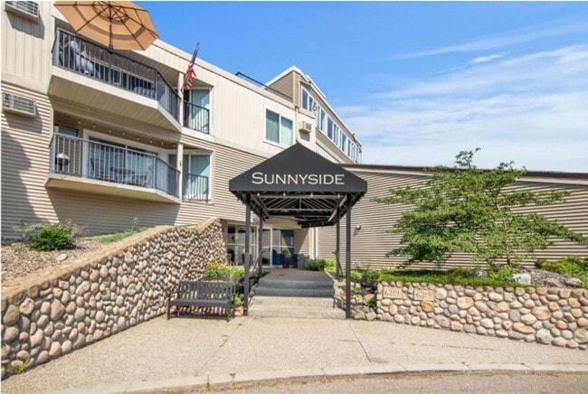 Building Photo - 6201 St Croix Trail N