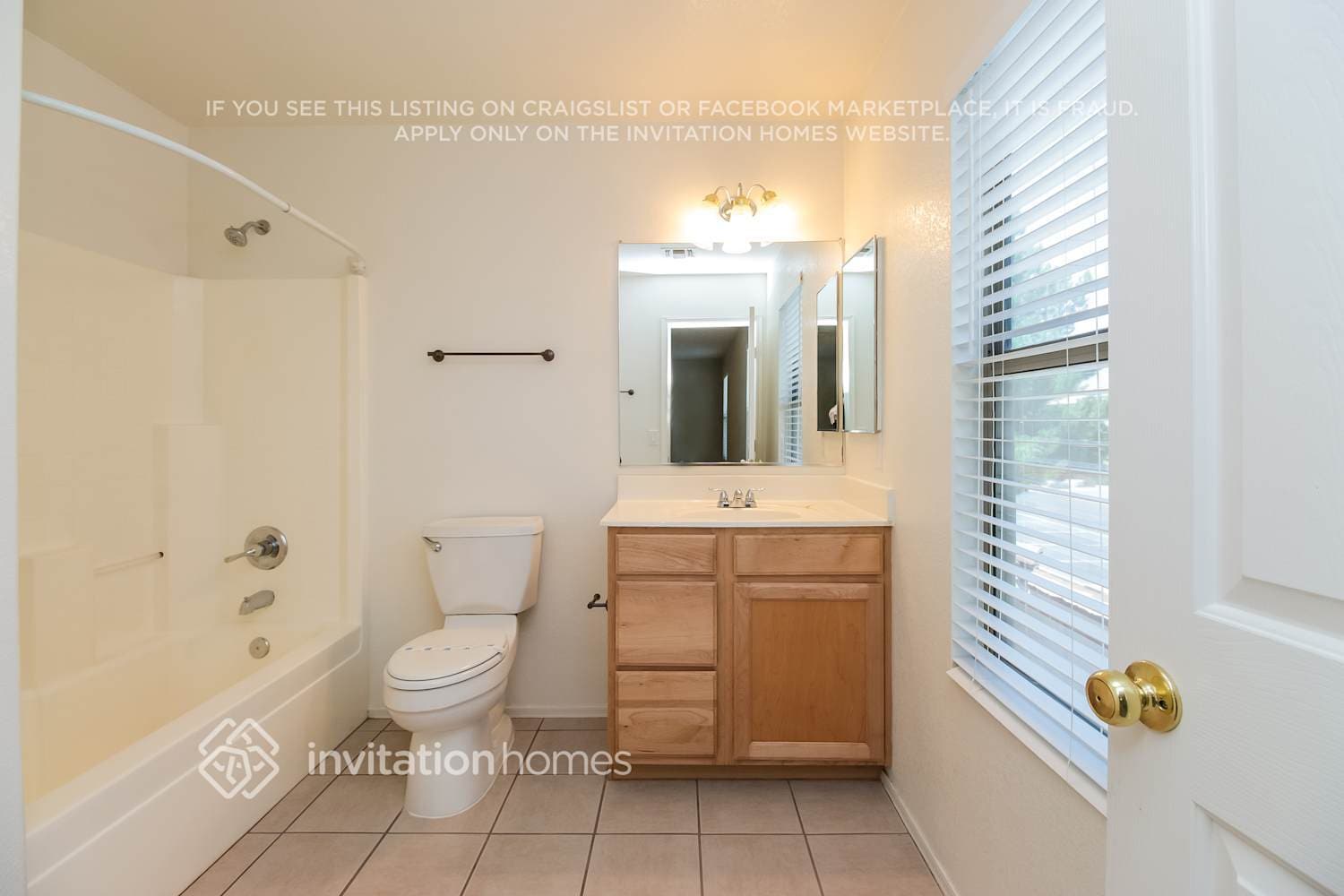 Building Photo - 1043 S Firehole Dr