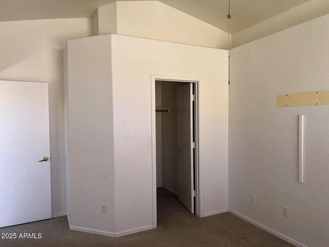 Building Photo - 2221 E Union Hills Dr