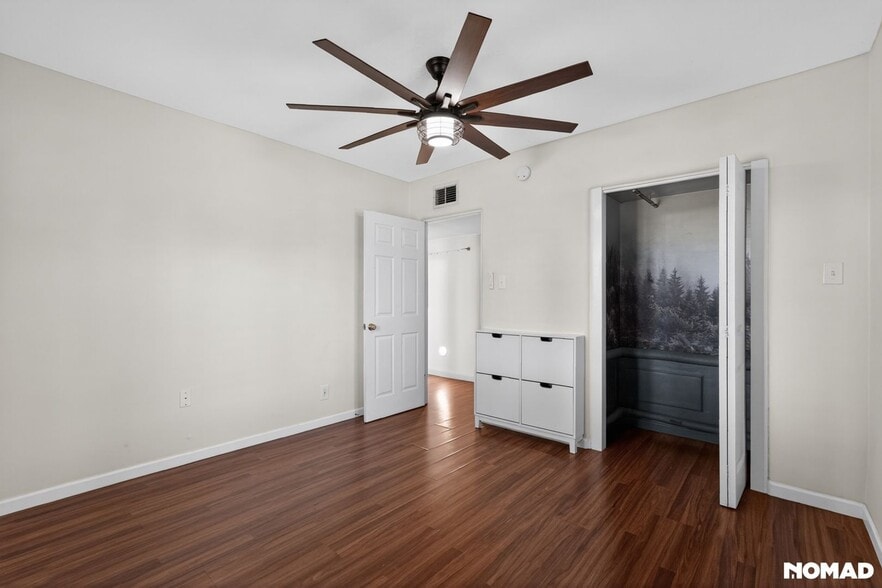 Building Photo - 1700 W Elm St