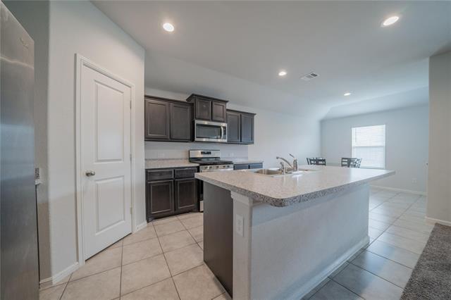 Building Photo - 10406 Ft Cibolo Trl