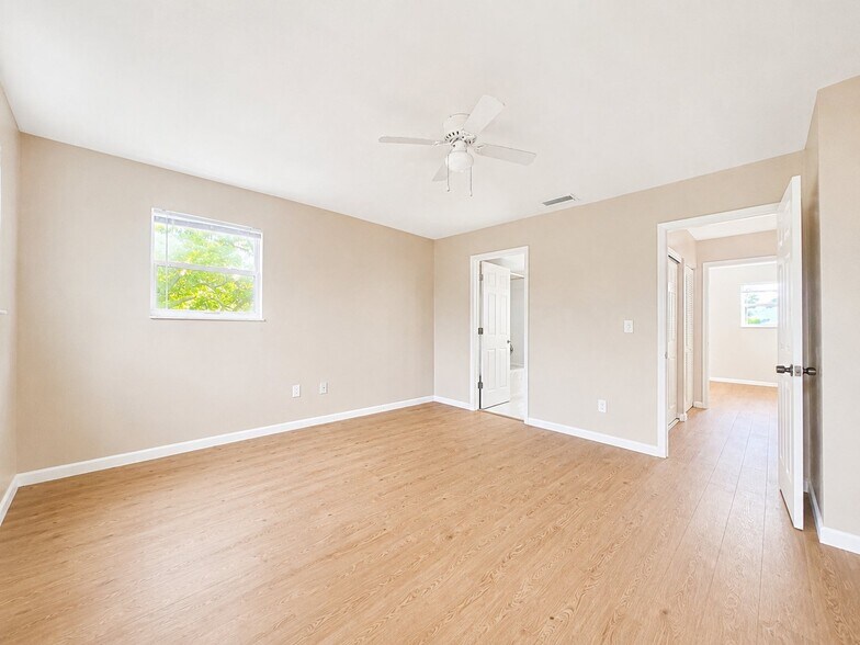 Building Photo - 1713 Azalea Ct