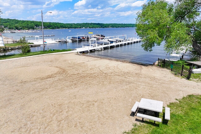 Building Photo - 856 Brickley Dr