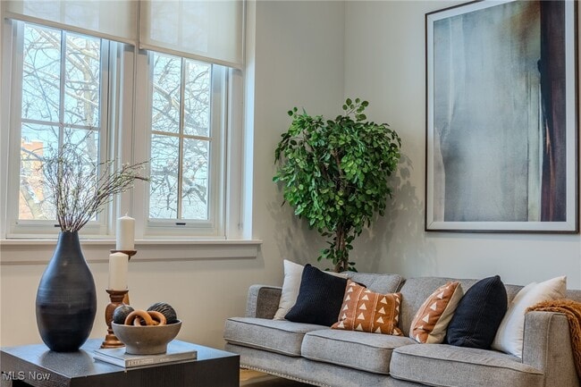 Building Photo - 25 E Spaulding St