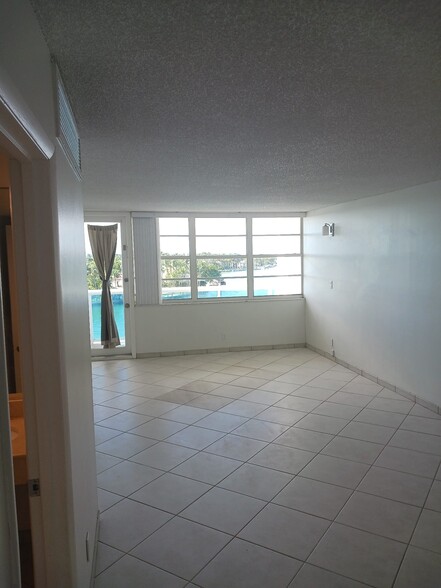 Building Photo - 6770 Indian Creek Dr