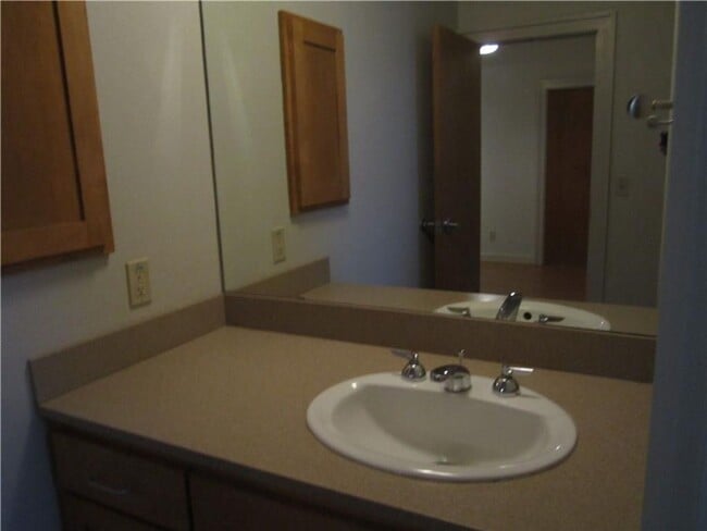 Building Photo - 1 Bedroom Apartment Near Magnolia Area