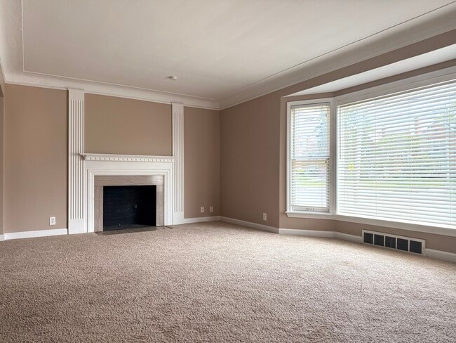 Primary Photo - 13537 Cedar Rd