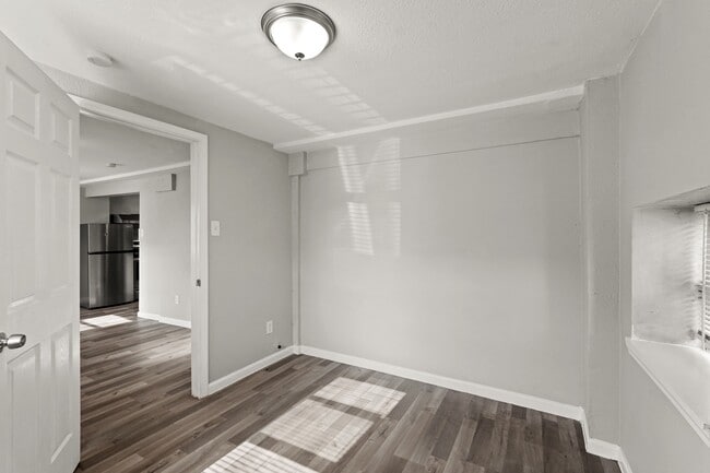 Building Photo - 523 Henke St