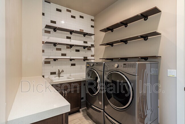 Building Photo - 4001 Whispering Pine Loop