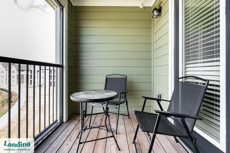 Building Photo - 305 Laredo Dr