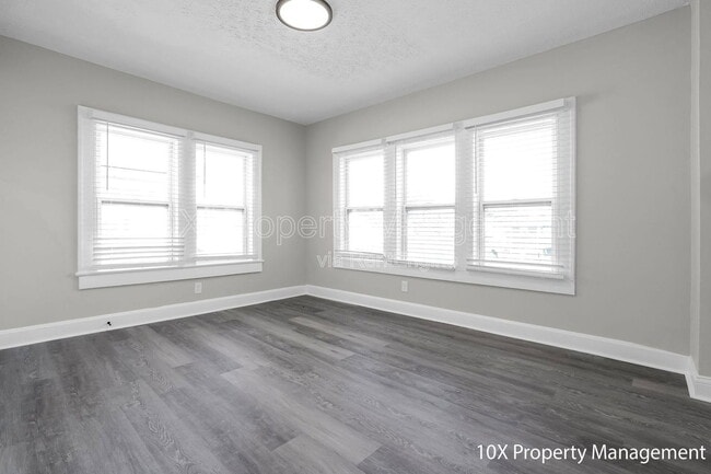Building Photo - 70 N Powell Ave