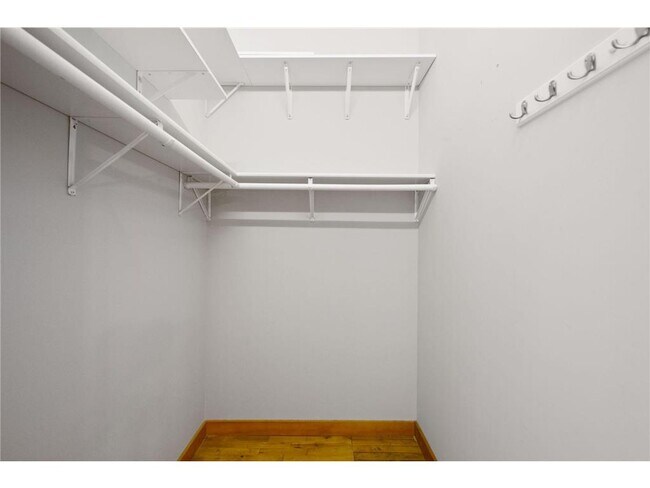 Building Photo - 523 Jackson St