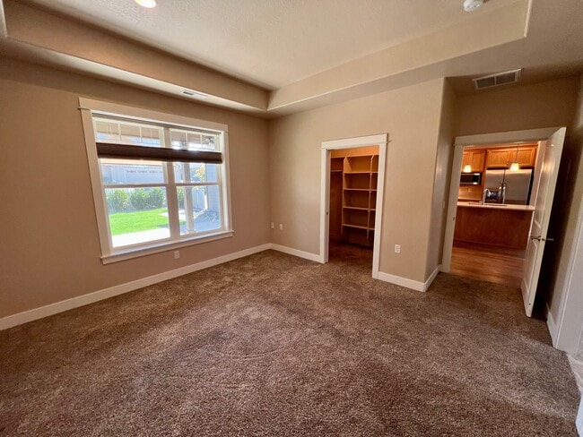 Building Photo - 449 Eagle Rock Dr