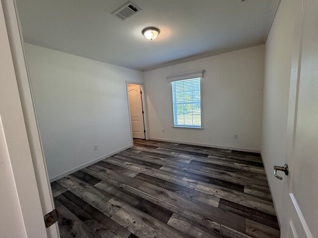 Building Photo - 112 Paradise Dr