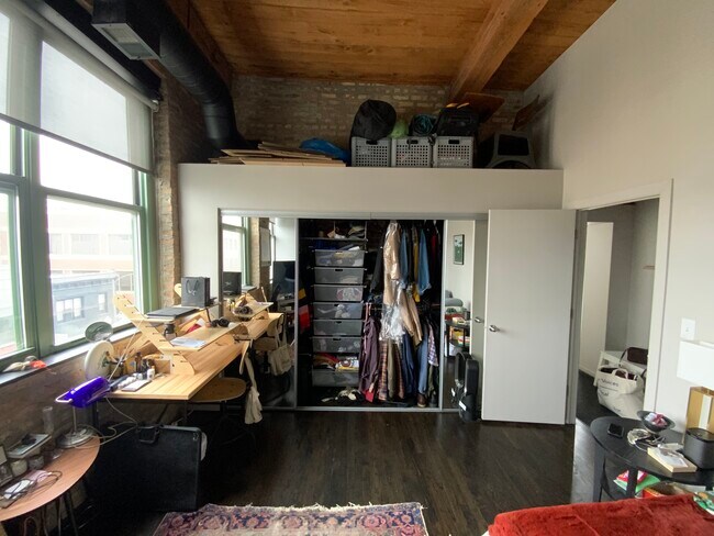 Huge closet - 1701 N Damen Ave