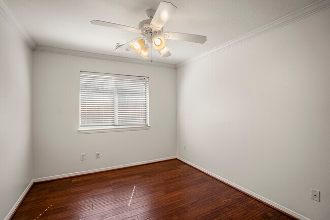 Building Photo - 15 Heron Hollow Ct