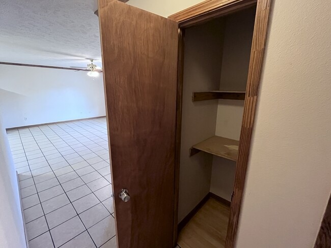 Building Photo - 40 Marie Ln