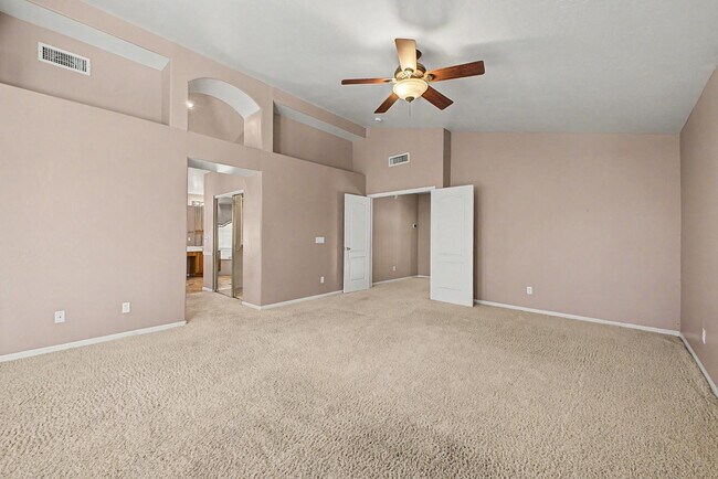 Building Photo - 6772 W Sonnet Dr