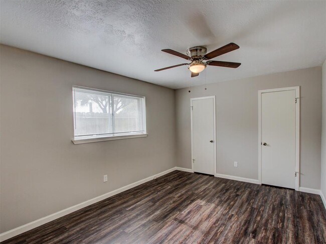 Building Photo - 10815 Montverde Ln