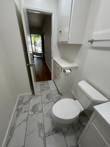 Building Photo - 820 S Rosemead Blvd