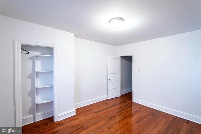 Building Photo - 2306 E Cambria St