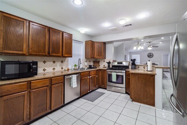 Building Photo - 13414 Creek Springs Dr