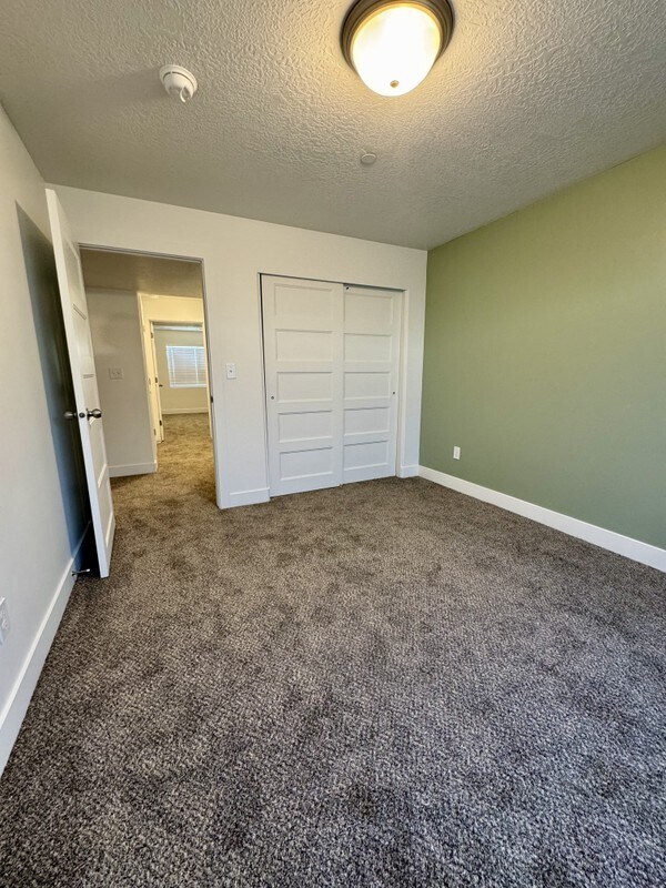 Building Photo - 1131 High Plns Dr