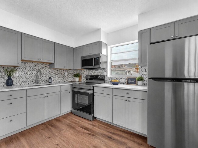 Building Photo - 3750 SW 59th Ave