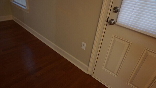 Building Photo - 3406FBarack