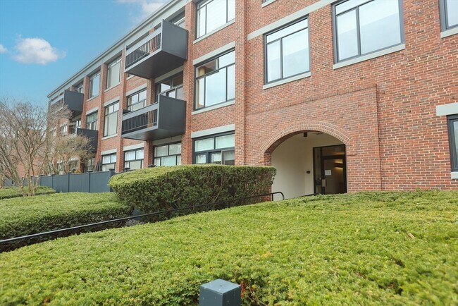 Building Photo - 100 Keyes Rd