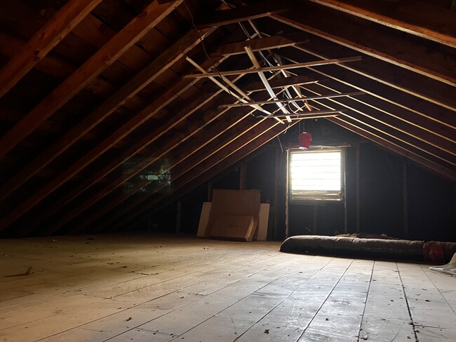 Building Photo - 2208 W 76th St