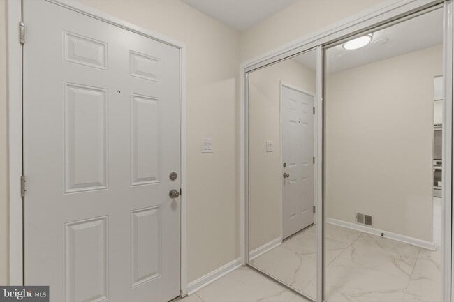 Building Photo - 1710 Tyvale Ct