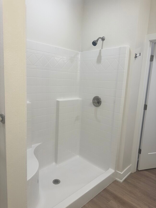 Building Photo - 1101 Emerald Cove Dr