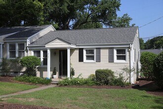 Building Photo - Two Bedroom Cottage in Five Points - Insid...
