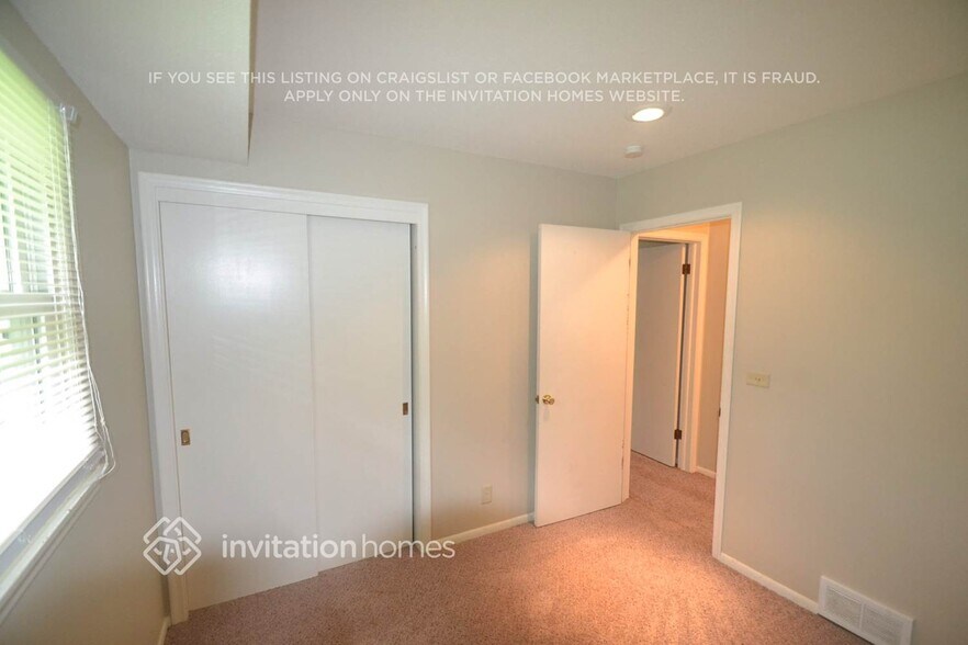 Building Photo - 6536 Arthur St NE