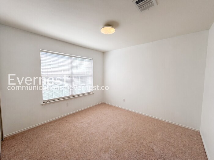 Building Photo - 1112 Apollo Cir
