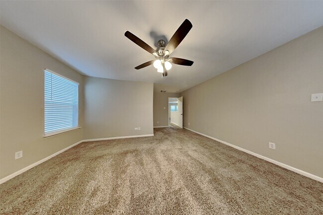 Building Photo - 21415 Flower Valley Cir