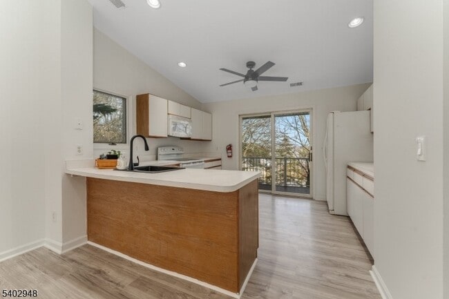 Building Photo - 48 Westchester Terrace