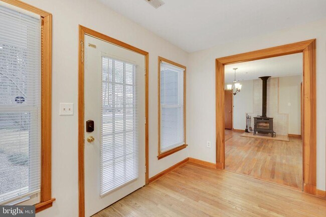 Building Photo - 318 Wicomico Rd