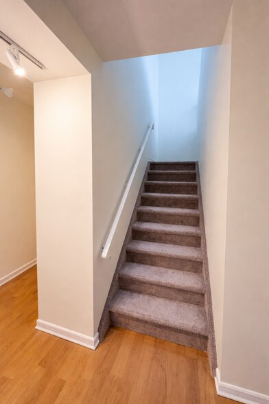 Building Photo - 15 Glenridge Ave