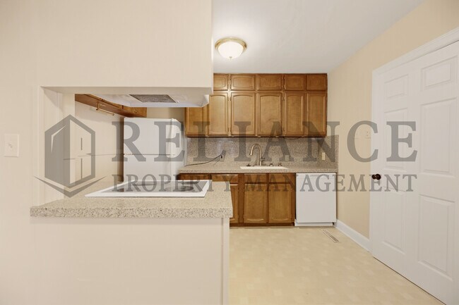 Building Photo - 737 S Lorraine Ave