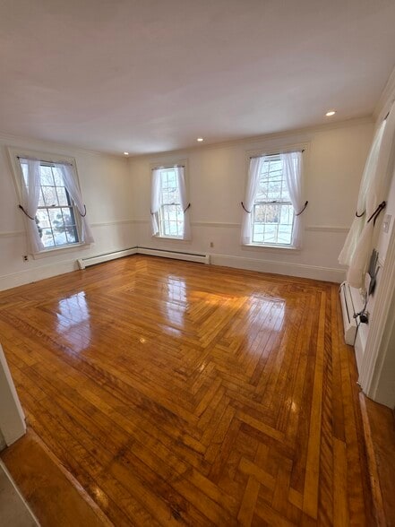 Building Photo - 21 Cleaves St